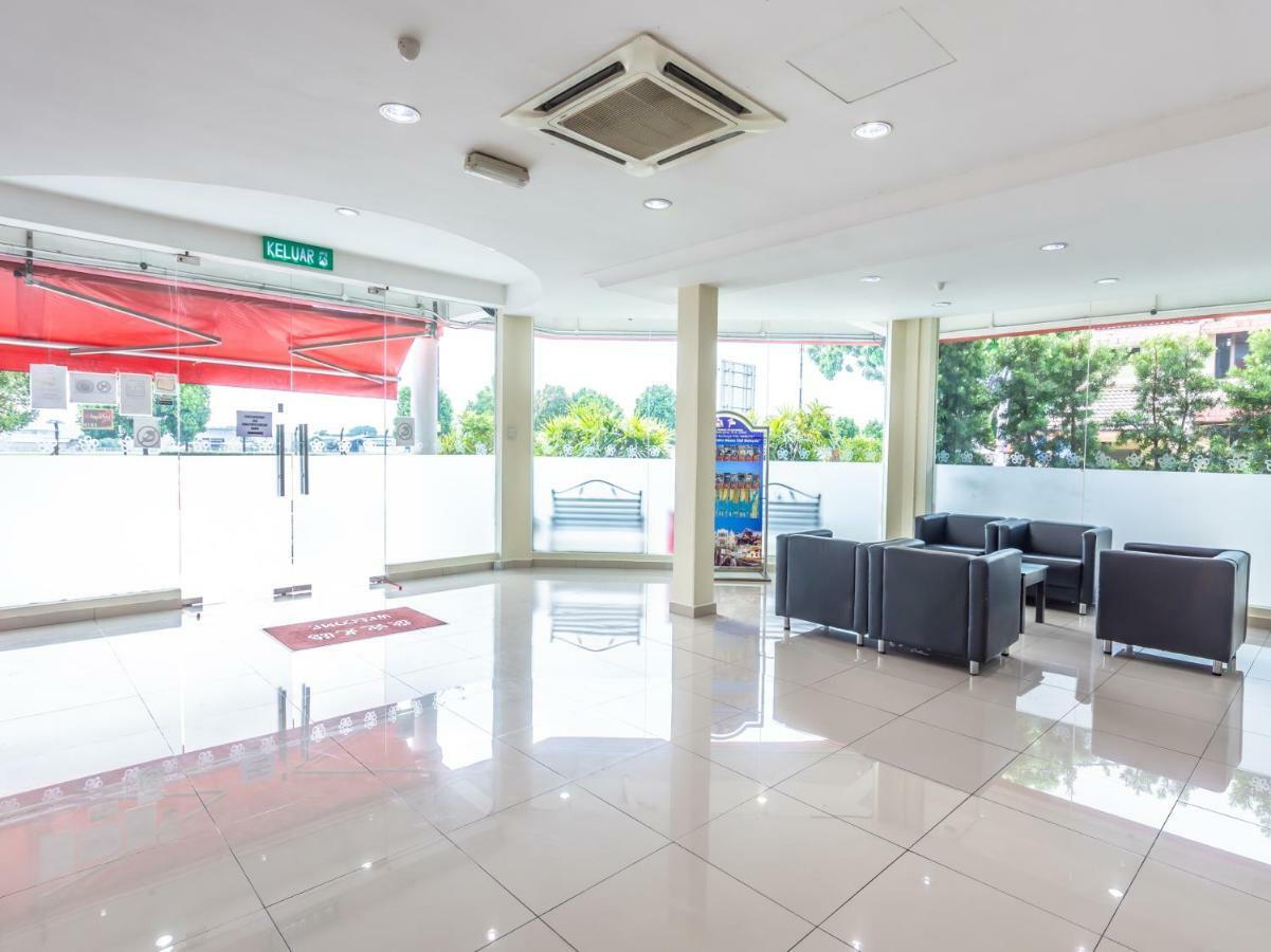 Oyo 1158 906 Airport Hotel Malacca Exterior foto