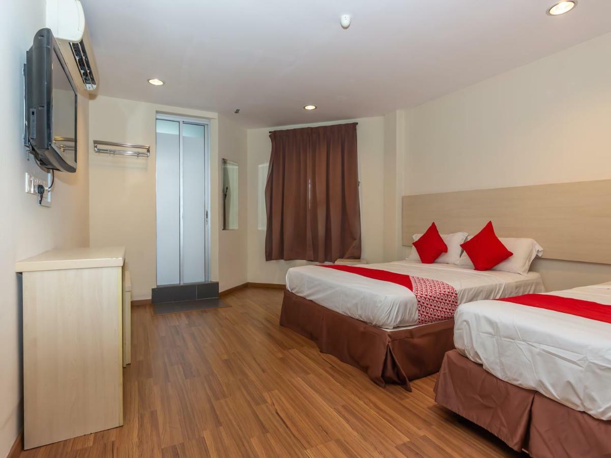 Oyo 1158 906 Airport Hotel Malacca Exterior foto