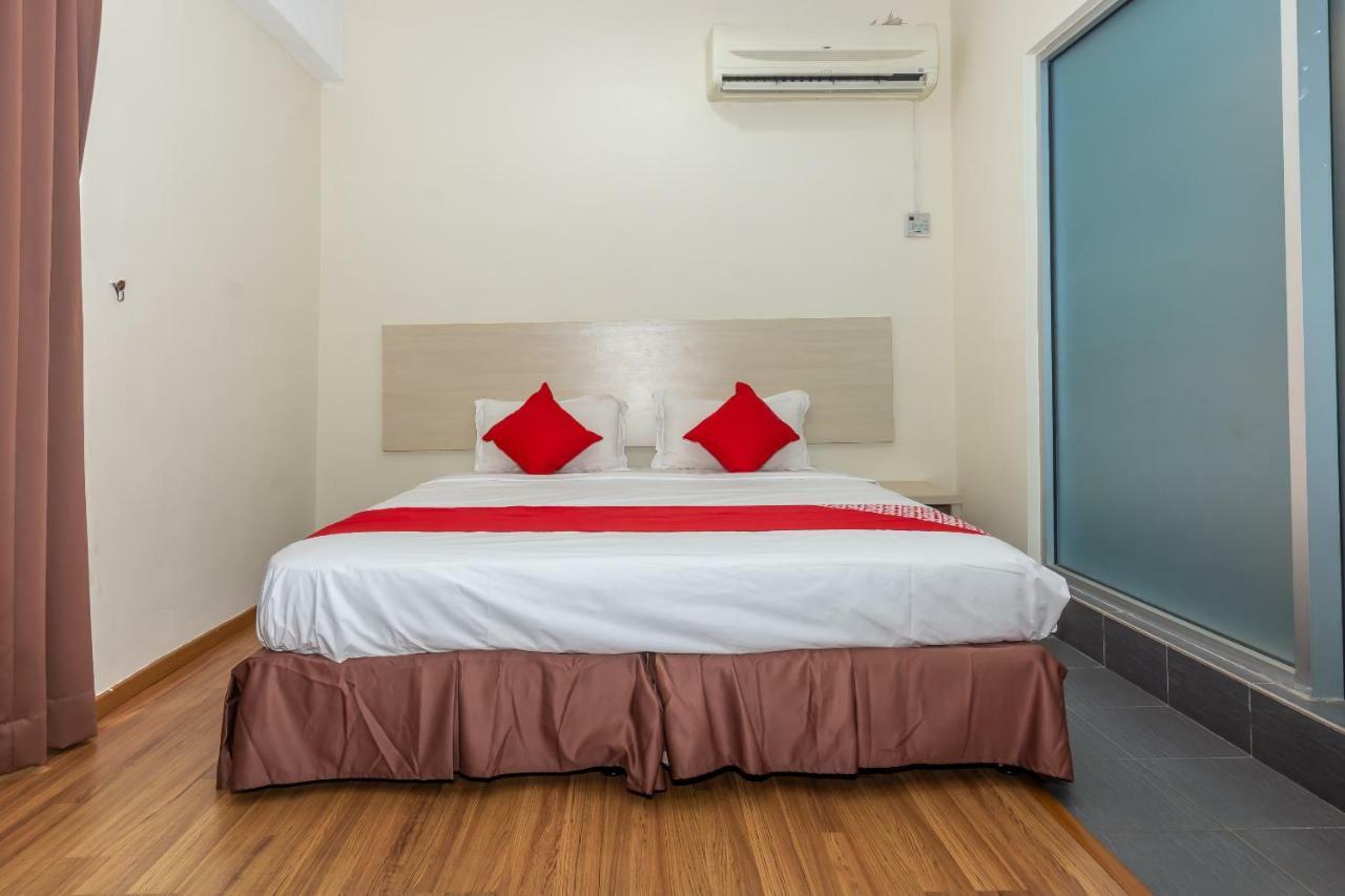 Oyo 1158 906 Airport Hotel Malacca Exterior foto